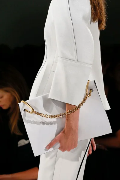 Look 32